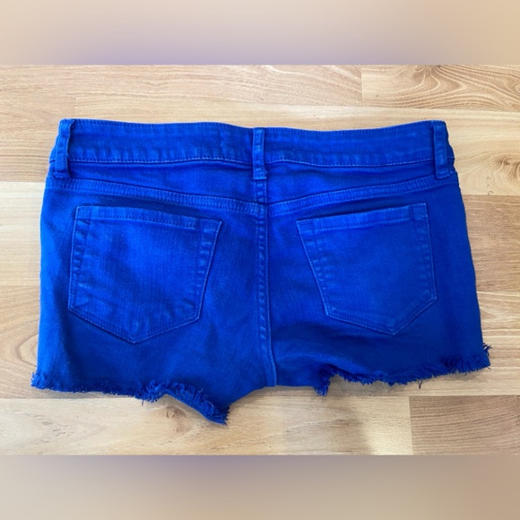 Blue Foreign Exchange Shorts size small - Picture 3 of 3